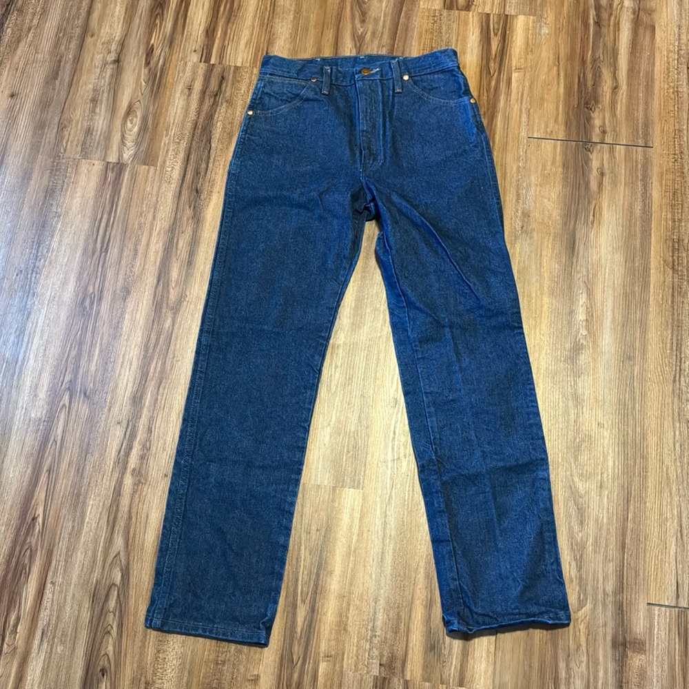 Wrangler 13MWZ Cowboy Cut jeans in good condition. Sized 31x32